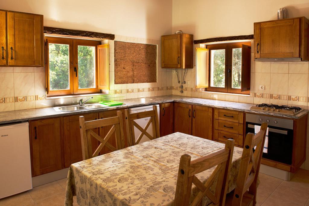 Recanto Da Ribeira Casas De Campo Monchique Rom bilde